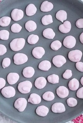 Delicious homemade yogurt melts - easy yogurt bites recipe.