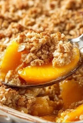Delicious rustic peach crisp with juicy peaches and oat topping