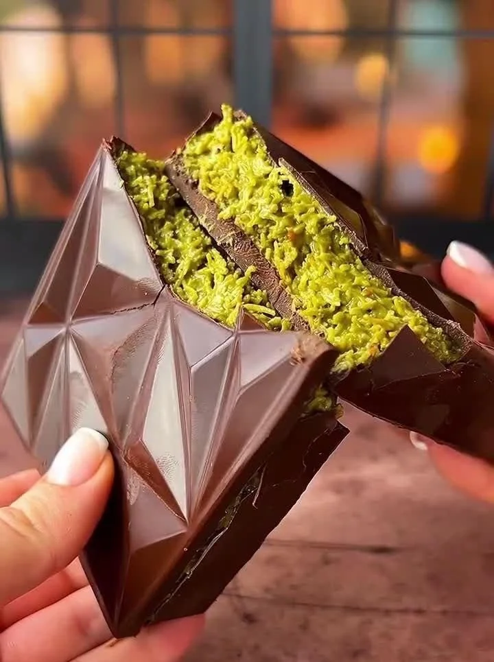 Luxurious Dubai Chocolate Bar showcasing exquisite flavors and premium ingredients
