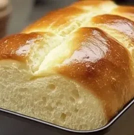 Quick and easy 5-minute bread fresh out of the oven